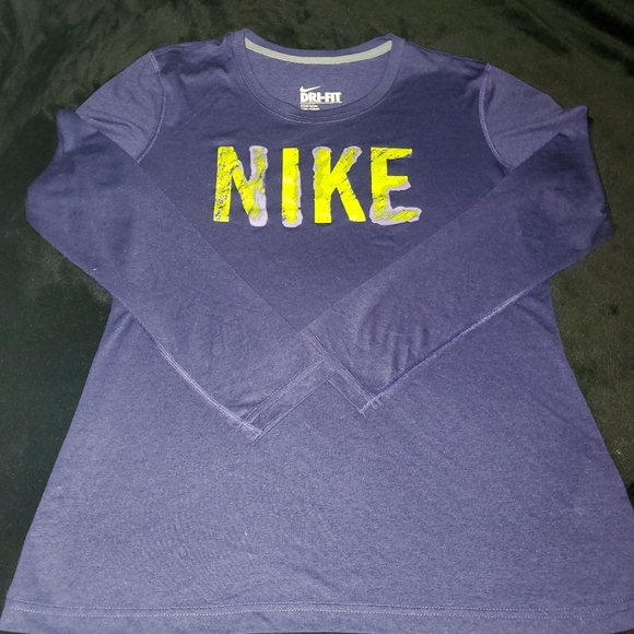 Women's Nike Dri-Fit long sleeve shirt - Picture 2 of 4